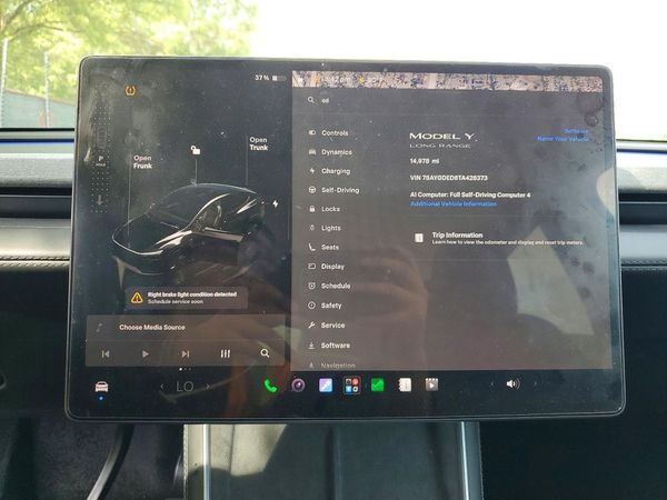 2026 TESLA MODEL Y