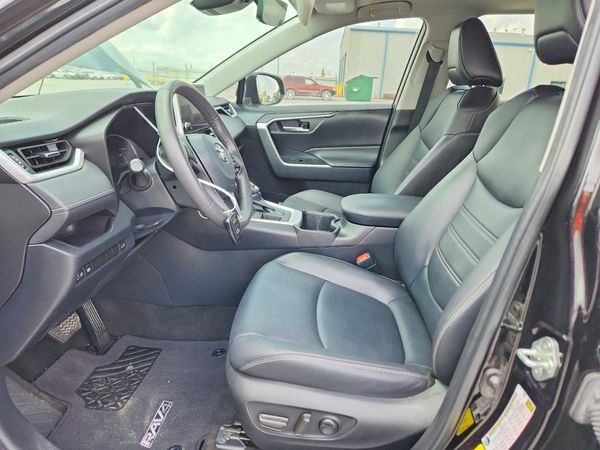 2023 TOYOTA RAV4 XLE Premium