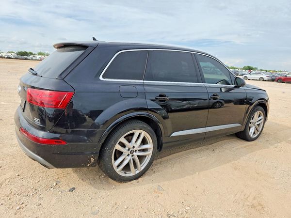 2017 AUDI Q7 quattro Prestige