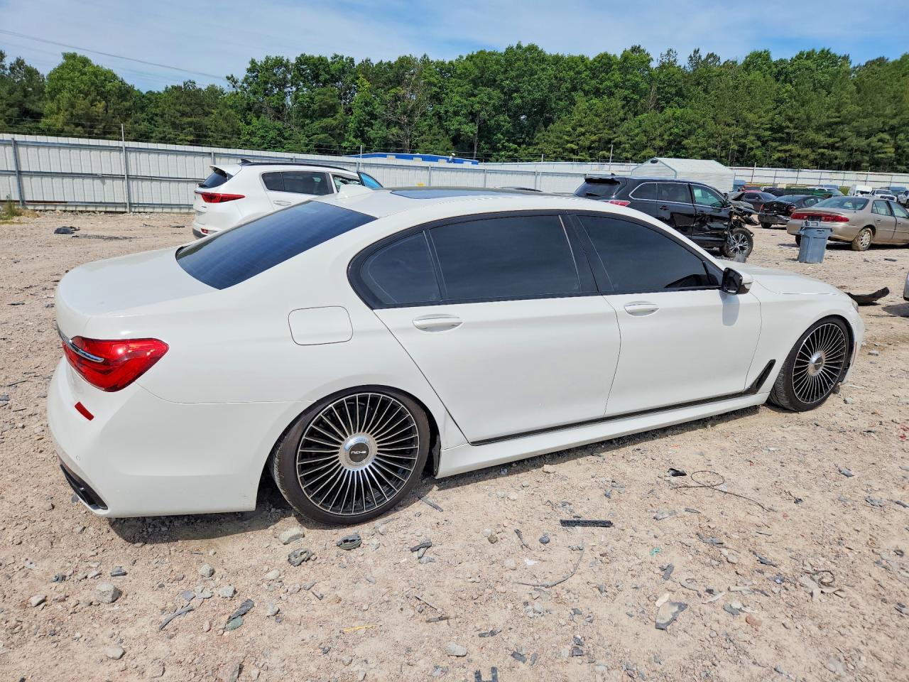 2016 BMW 740