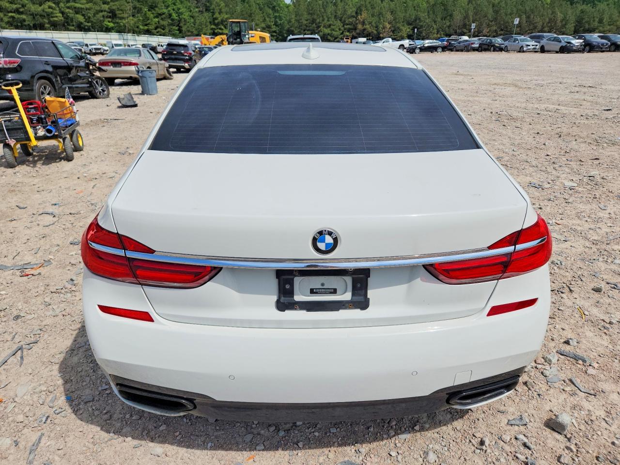 2016 BMW 740