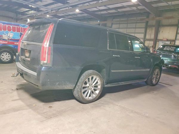 2017 CADILLAC ESCALADE ESV Luxury