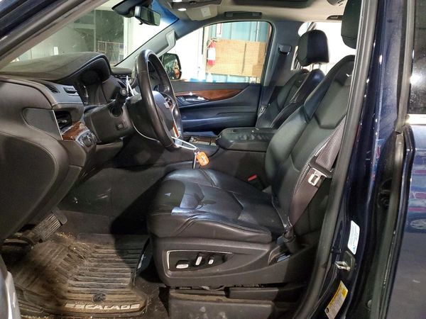 2017 CADILLAC ESCALADE ESV Luxury