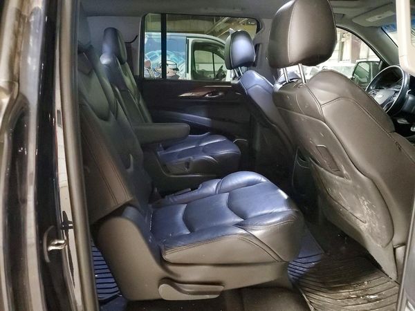 2017 CADILLAC ESCALADE ESV Luxury