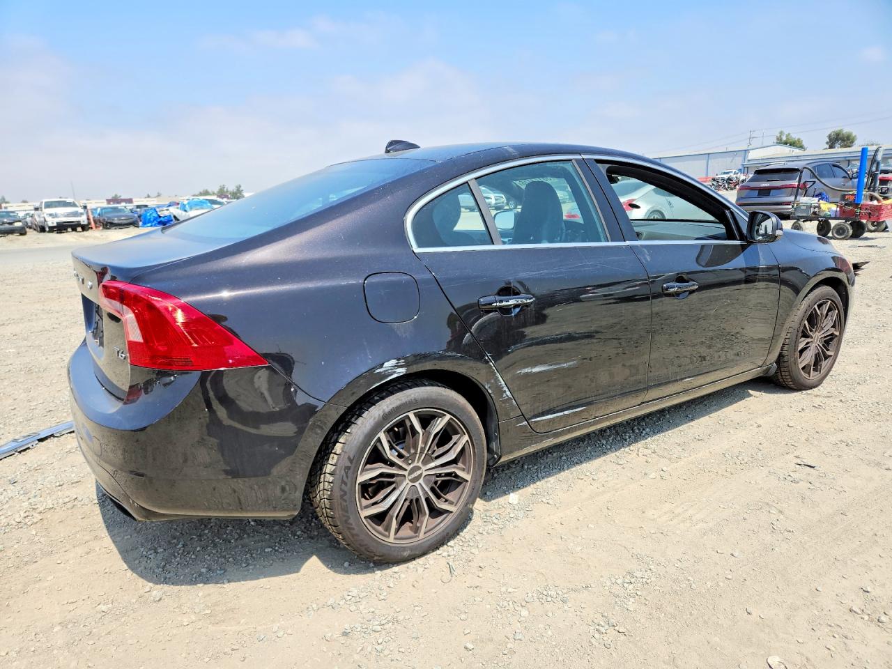 2015 VOLVO S60 Platinum (non R design)