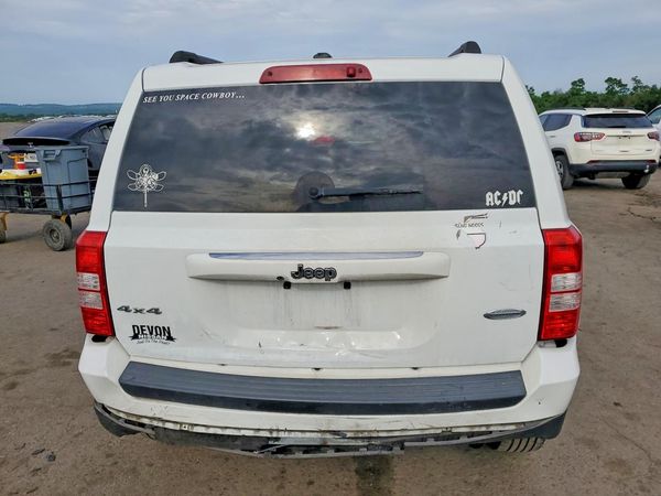 2016 JEEP PATRIOT Latitude