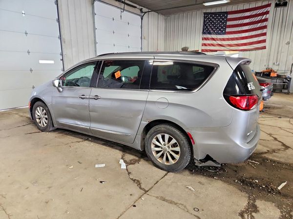 2017 CHRYSLER PACIFICA Touring L — DSRA