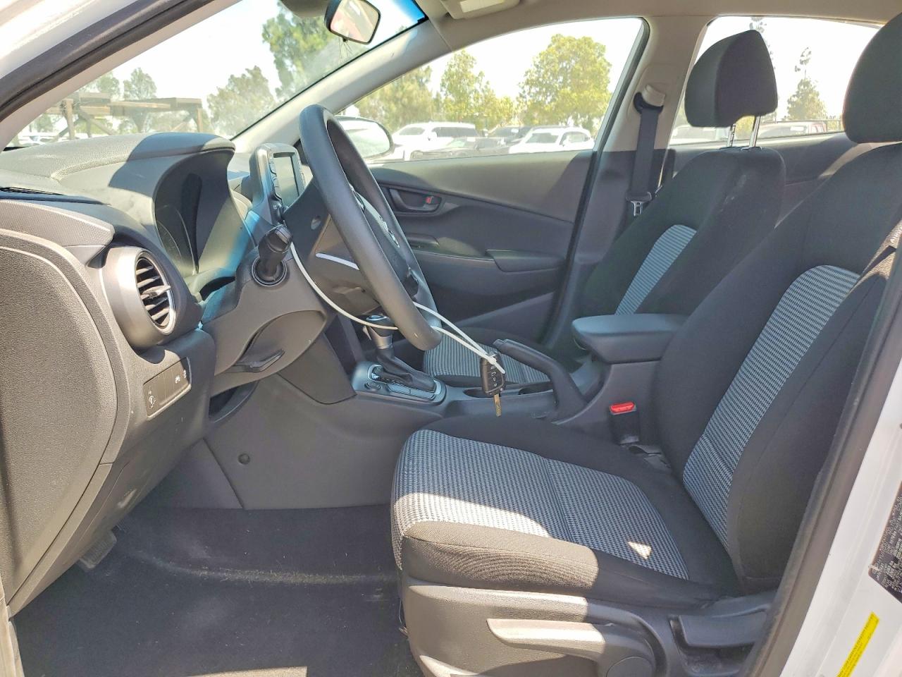 2021 HYUNDAI KONA SE