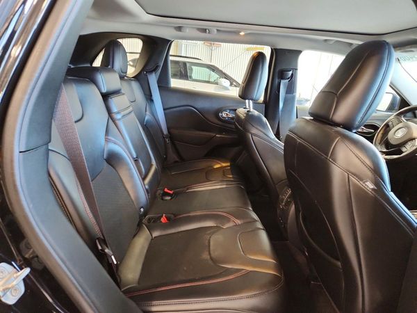 2019 JEEP CHEROKEE TRAILHAWK 4X4