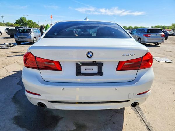 2019 BMW 530