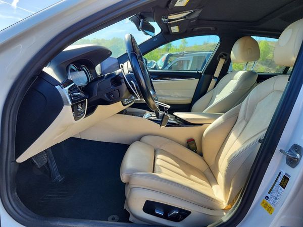2019 BMW 530