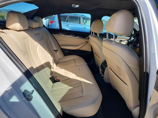 2019 BMW 530