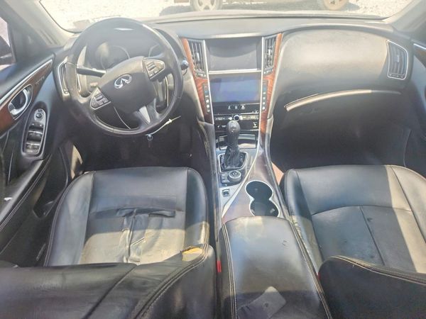 2015 INFINITI Q50