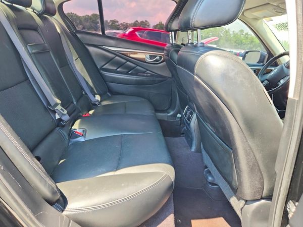 2015 INFINITI Q50