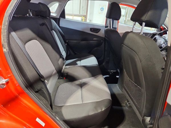 2020 HYUNDAI KONA SE