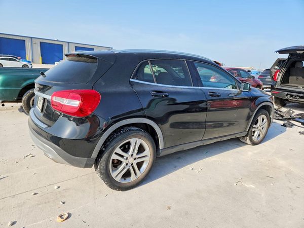 2015 MERCEDES-BENZ GLA GLA250