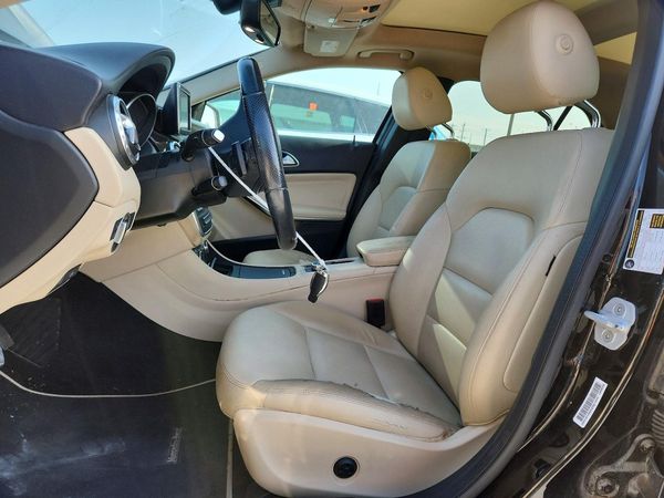 2015 MERCEDES-BENZ GLA GLA250