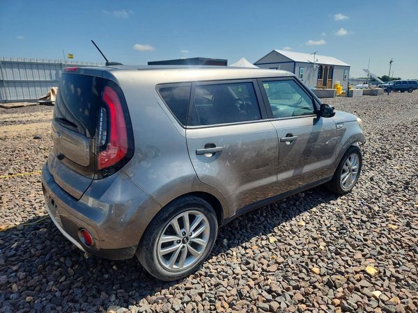 2018 KIA SOUL