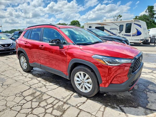2024 TOYOTA COROLLA CROSS LE