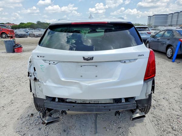 2018 CADILLAC XT5 Premium Luxury
