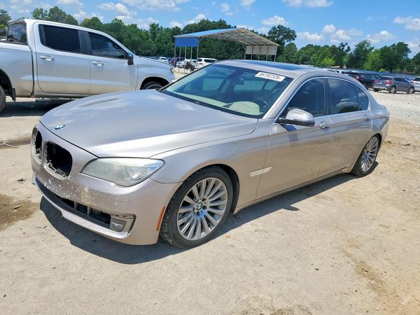 2013 BMW 740