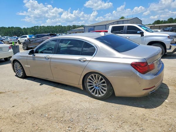 2013 BMW 740