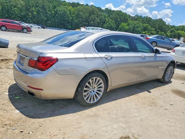 2013 BMW 740
