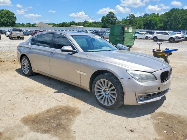 2013 BMW 740