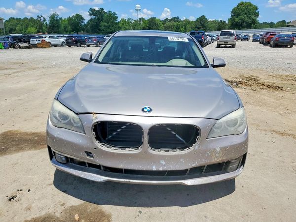 2013 BMW 740