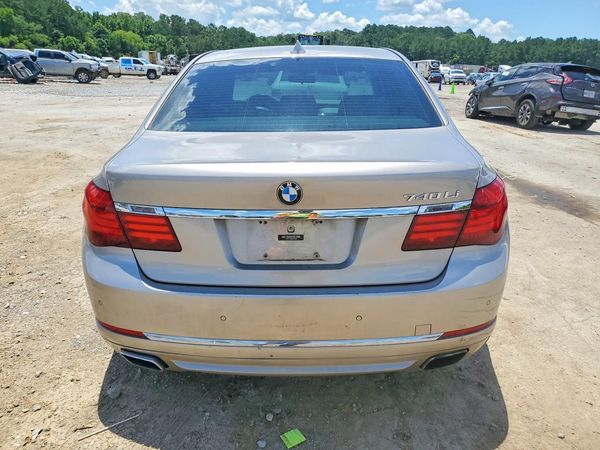2013 BMW 740