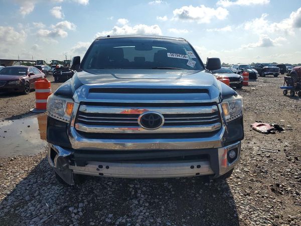 2017 TOYOTA TUNDRA SR5