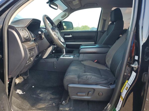 2017 TOYOTA TUNDRA SR5