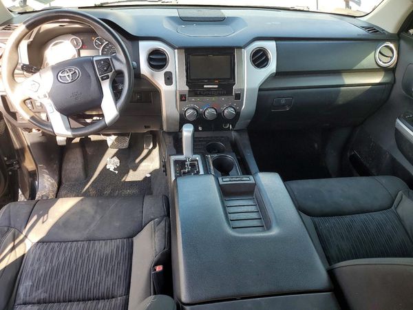 2017 TOYOTA TUNDRA SR5
