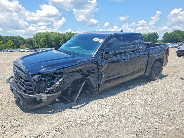 2022 TOYOTA TUNDRA SR5