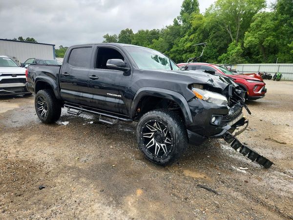 2017 TOYOTA TACOMA