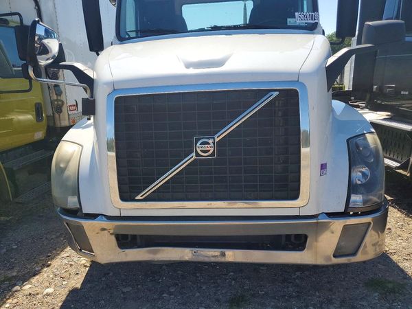 2017 VOLVO VNL