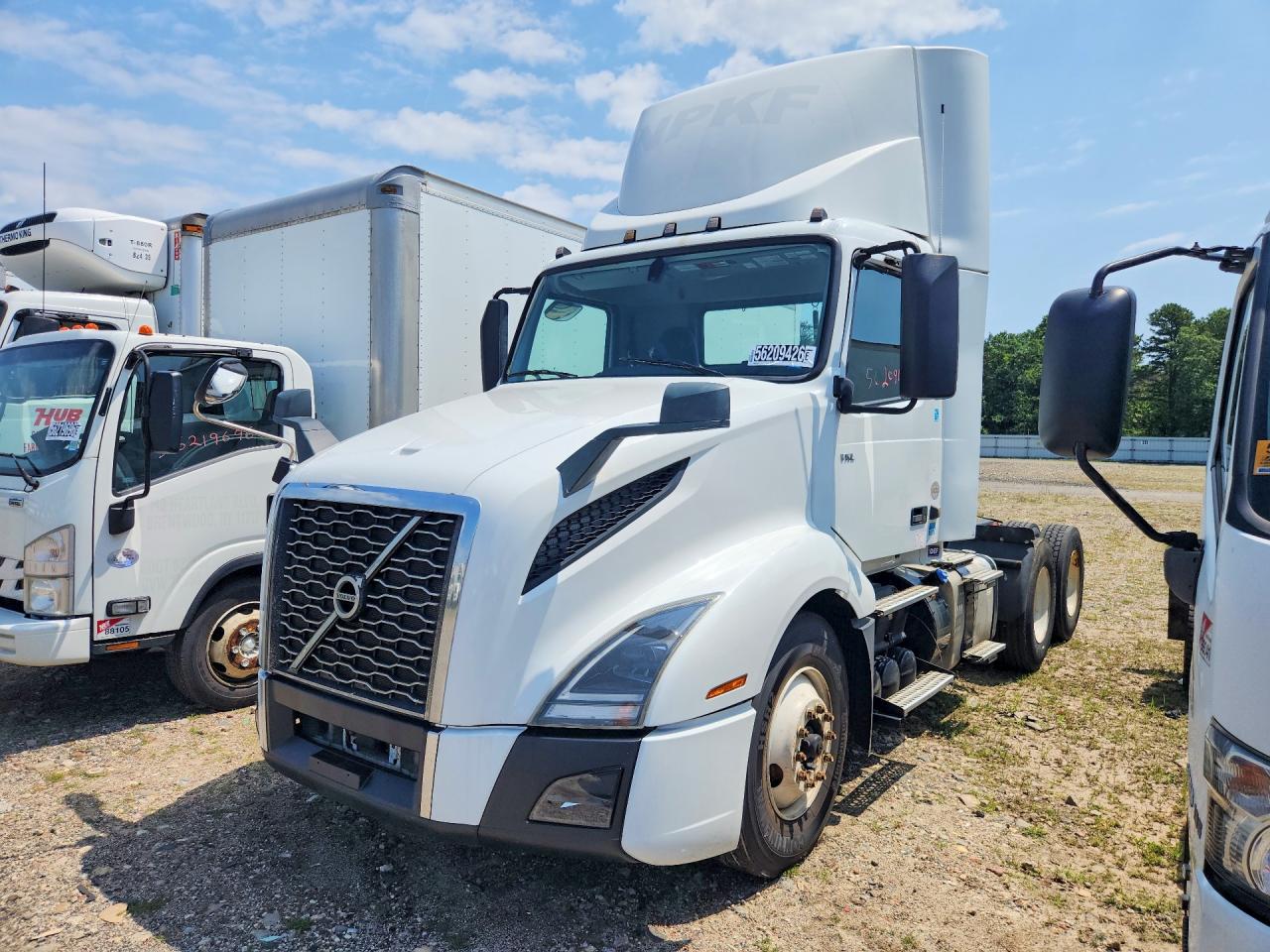 2019 VOLVO VNL — Front 3/4