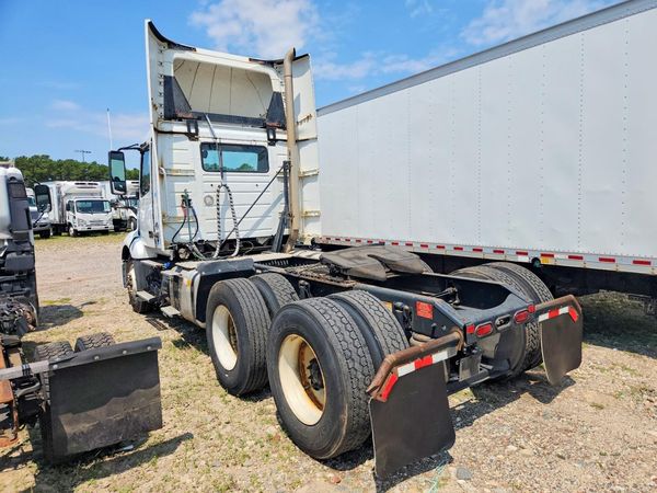 2019 VOLVO VNL — DSRA