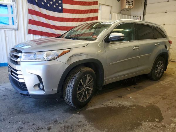 2017 TOYOTA HIGHLANDER SE/XLE