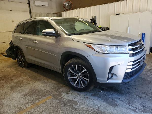 2017 TOYOTA HIGHLANDER SE/XLE