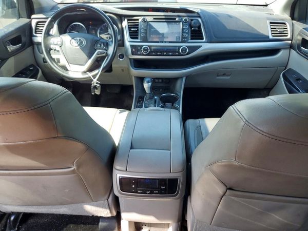 2017 TOYOTA HIGHLANDER SE/XLE