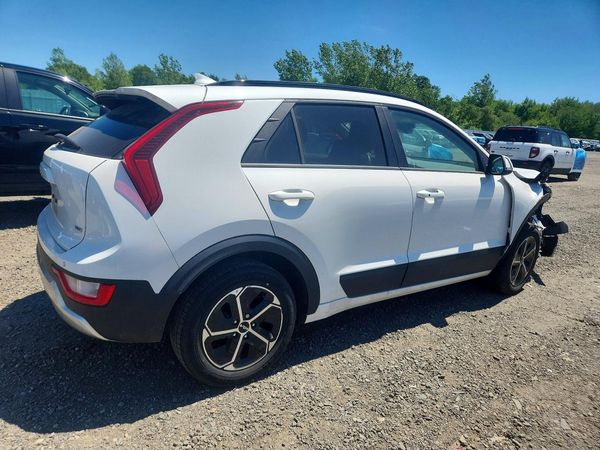 2023 KIA NIRO