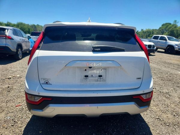 2023 KIA NIRO