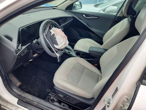 2023 KIA NIRO