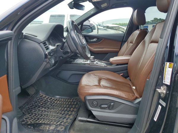 2017 AUDI Q7 quattro Premium Plus