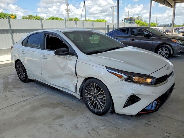 2024 KIA FORTE GT Line