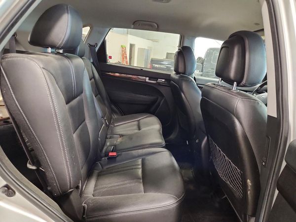 2014 KIA SORENTO Base/ LX