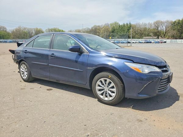 2017 TOYOTA CAMRY