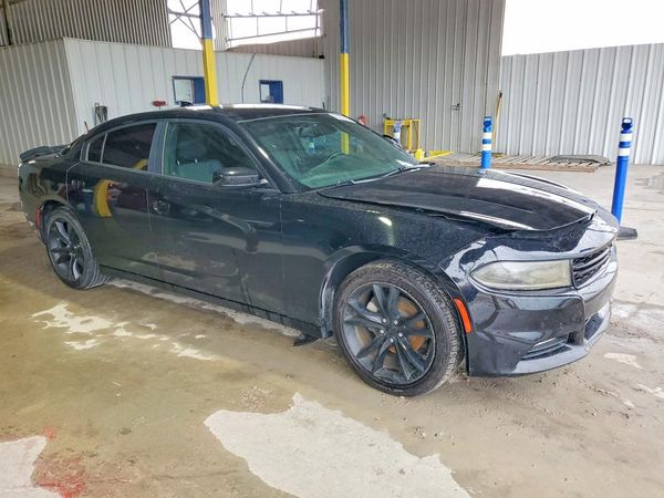 2016 DODGE CHARGER SXT
