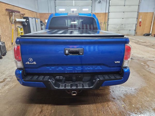 2017 TOYOTA TACOMA Limited